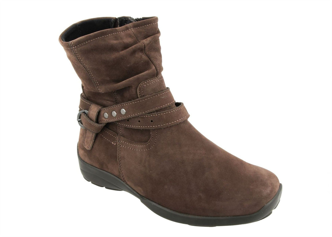 Botas DB Winifred de ajuste ancho para mujer