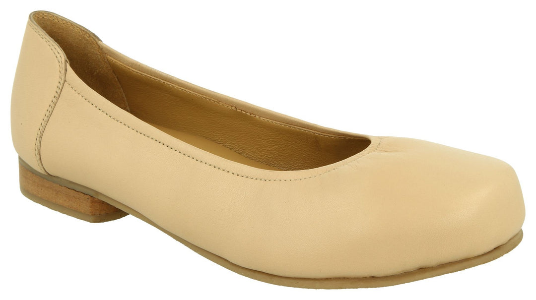 Womens Wide Fit DB Lindsay Pumps Shoes