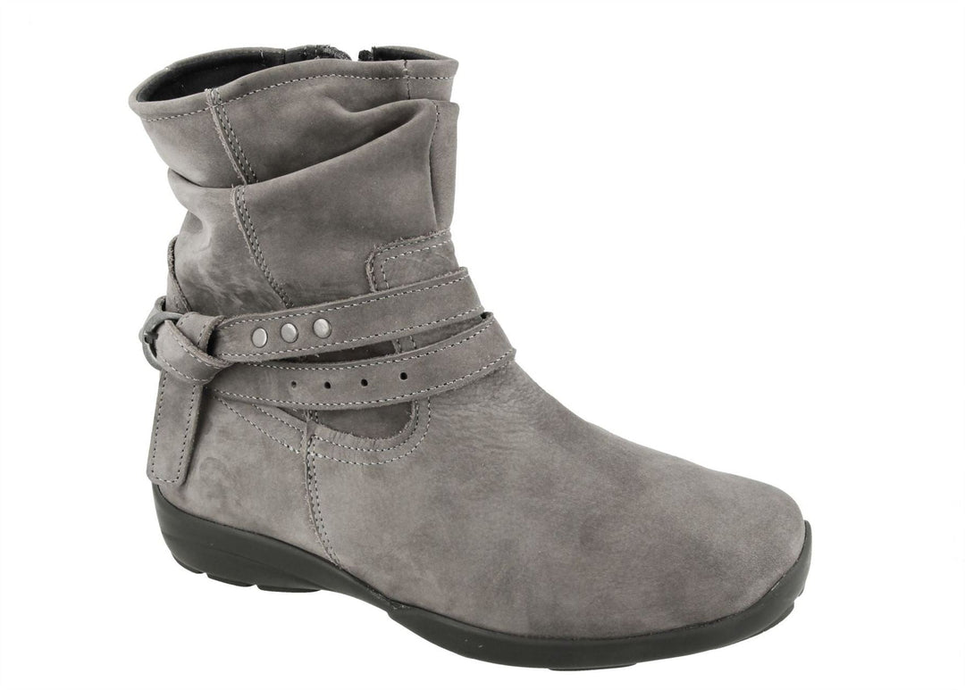 Botas DB Winifred de ajuste ancho para mujer