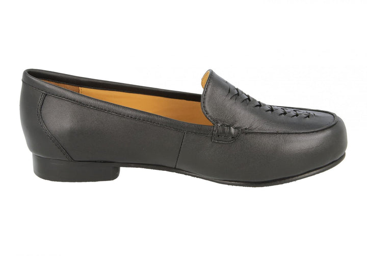 DB Bingham Extra Wide Pumps-3